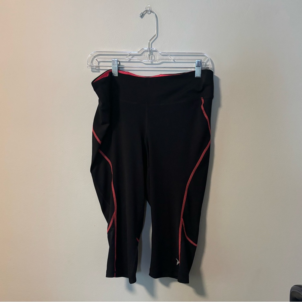 {OLD NAVY} fitted Active crop pants